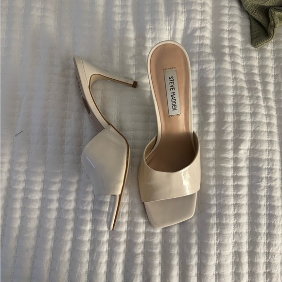 Steven Madden heeled sandal - Picture 2 of 4